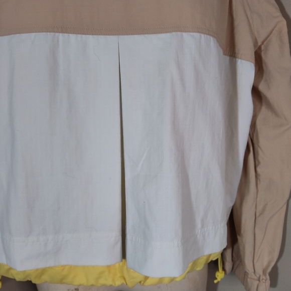 SWEATY BETTY Beige White Yellow Agile Jacket Sz L 12 NWT Color Block Cropped - Picture 10 of 16